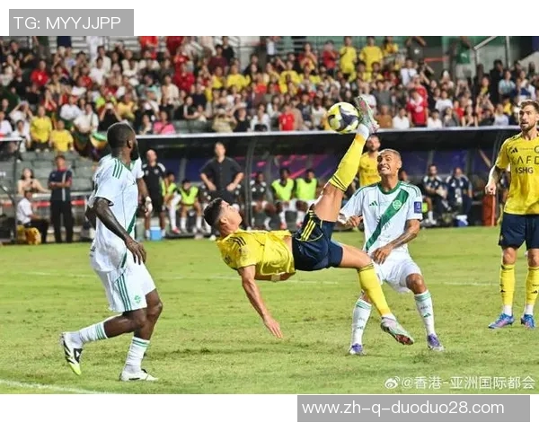 篮球与足球巨星争锋对决 球场上的无与伦比的荣耀与传奇 篮球与足球巨星争锋对决 球场上的无与伦比的荣耀与传奇