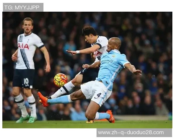 带护腕的足球球星们:他们的防护不仅仅是为了安全更是时尚宣言 带护腕的足球球星们:他们的防护不仅仅是为了安全更是时尚宣言